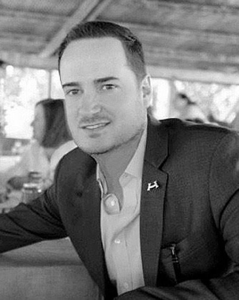Noah Matthew Holcomb Profile Photo