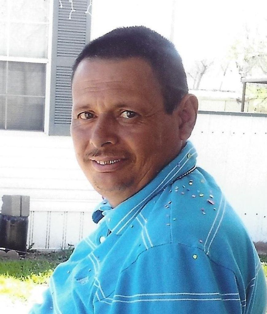 Alejandro Flores Profile Photo