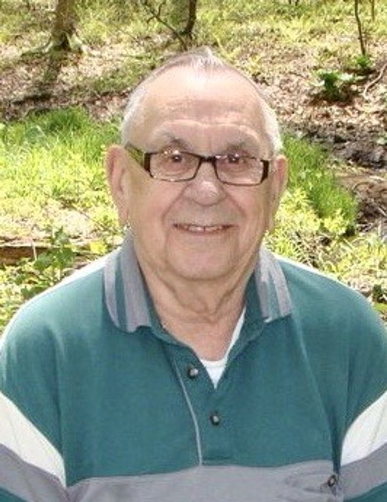 Wallace "Jerry" Wussow Profile Photo