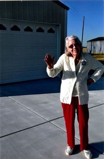 Evelyn Nichols Kirk photo gallery thumbnail 35 of 39