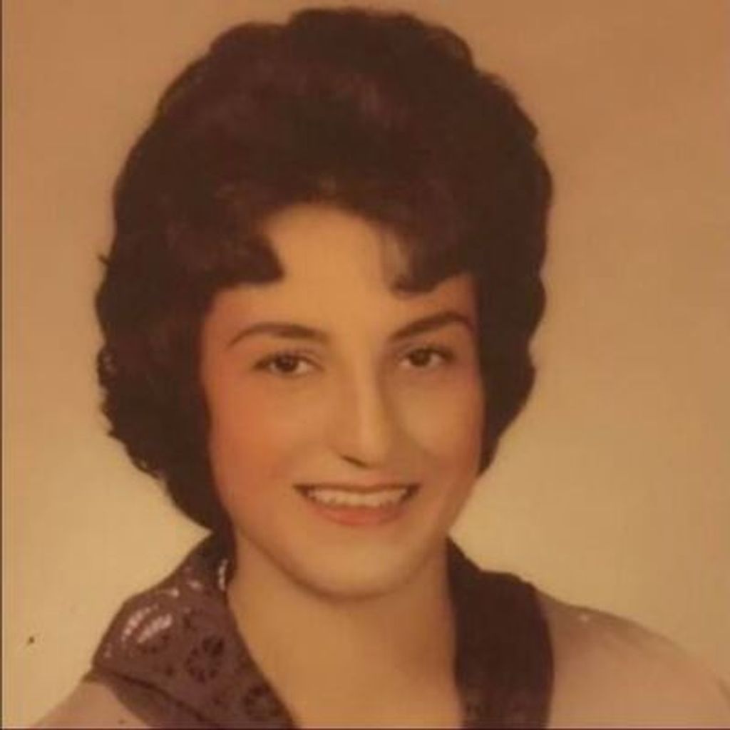 Violet Mares Profile Photo