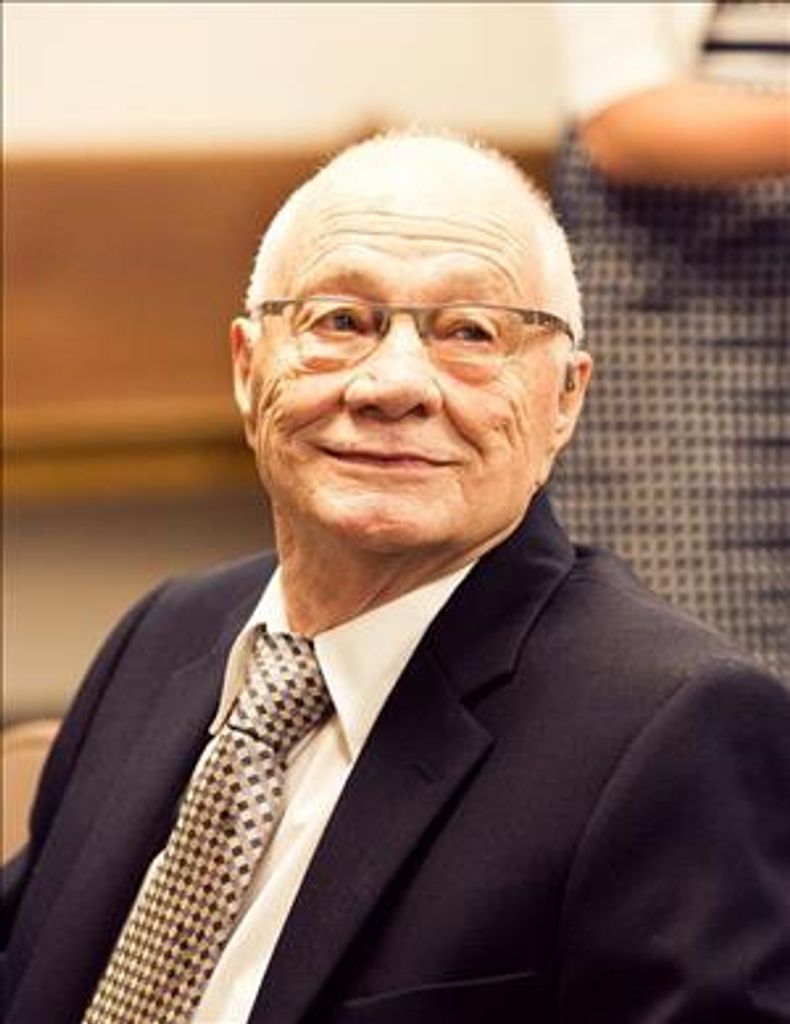 Earl Christianson