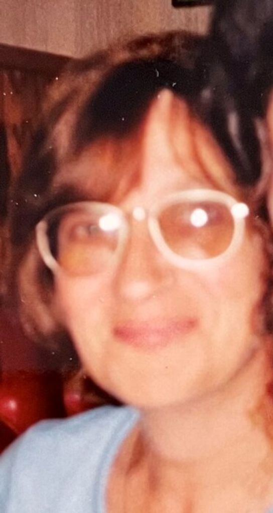 Pamela Lynn (Young)  Hood