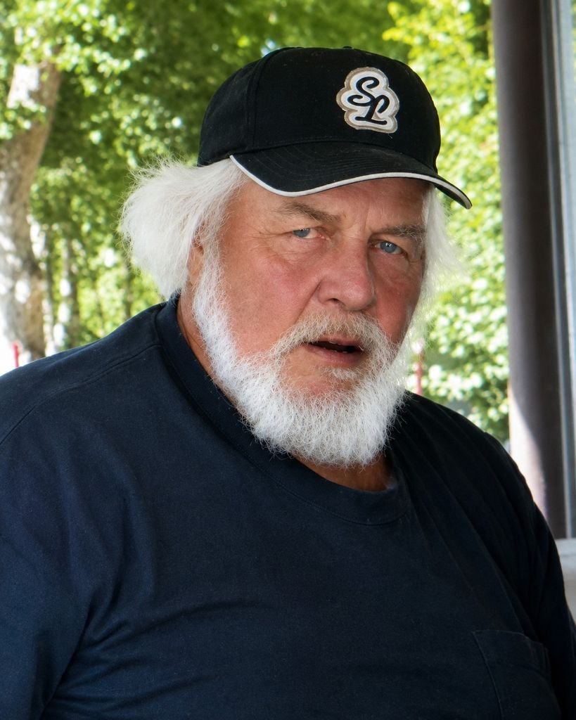 Darwin Fox Profile Photo