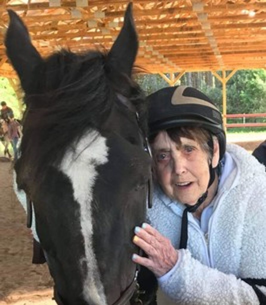 Joyce Mackin Profile Photo