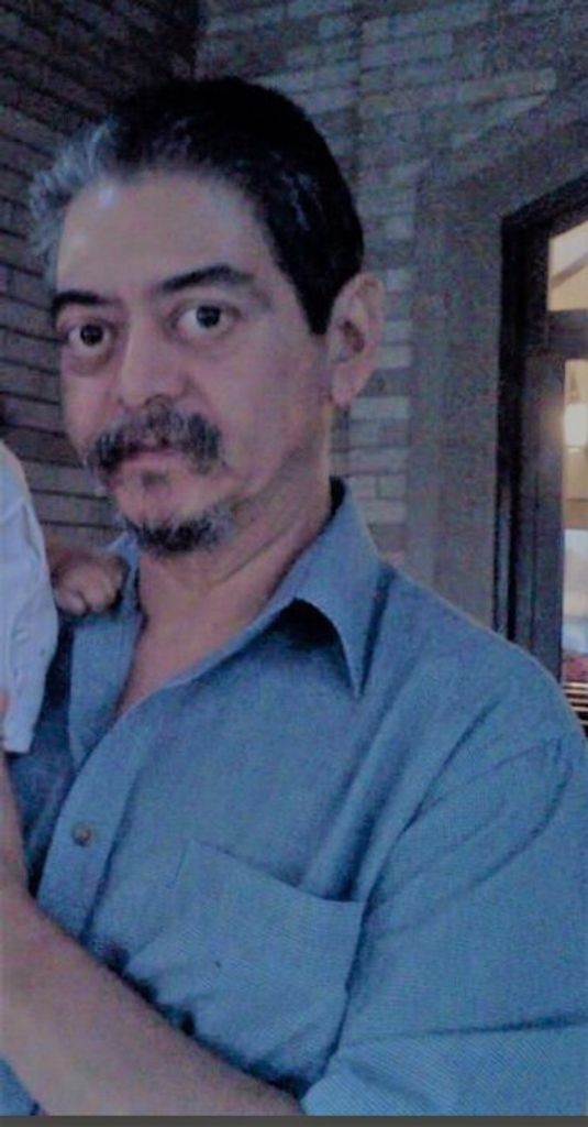 Robert Ambriz Profile Photo