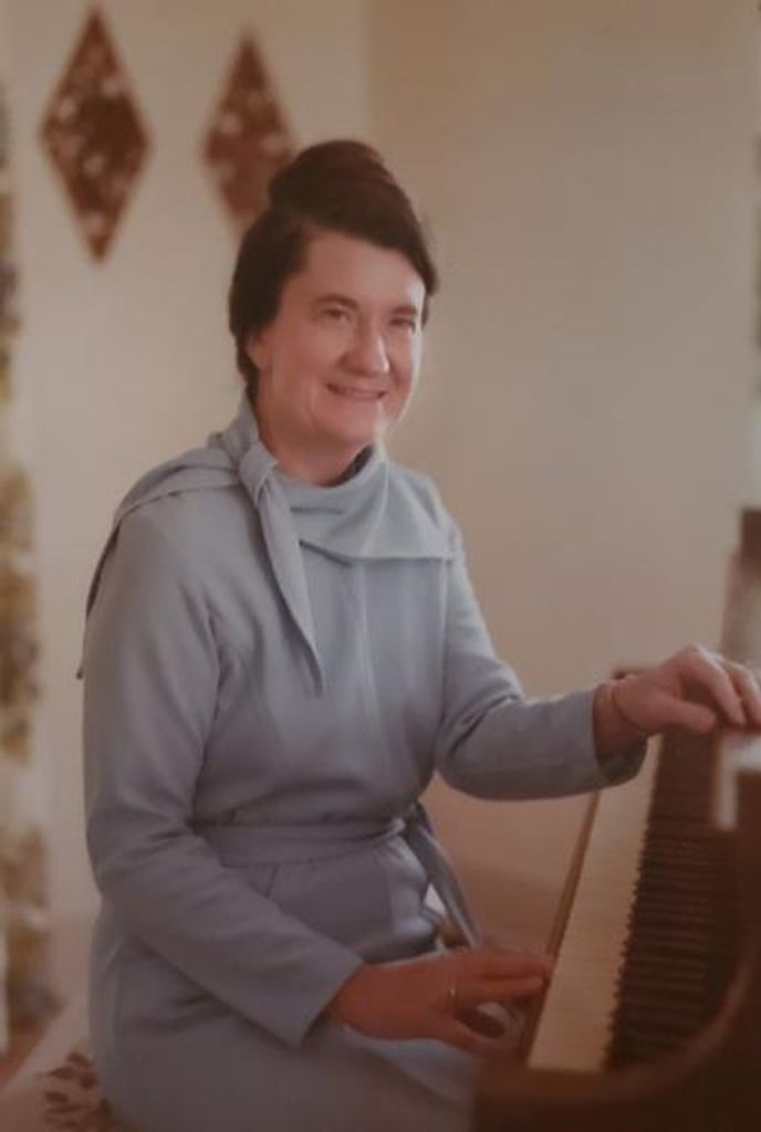 Betty Lou Larson Profile Photo
