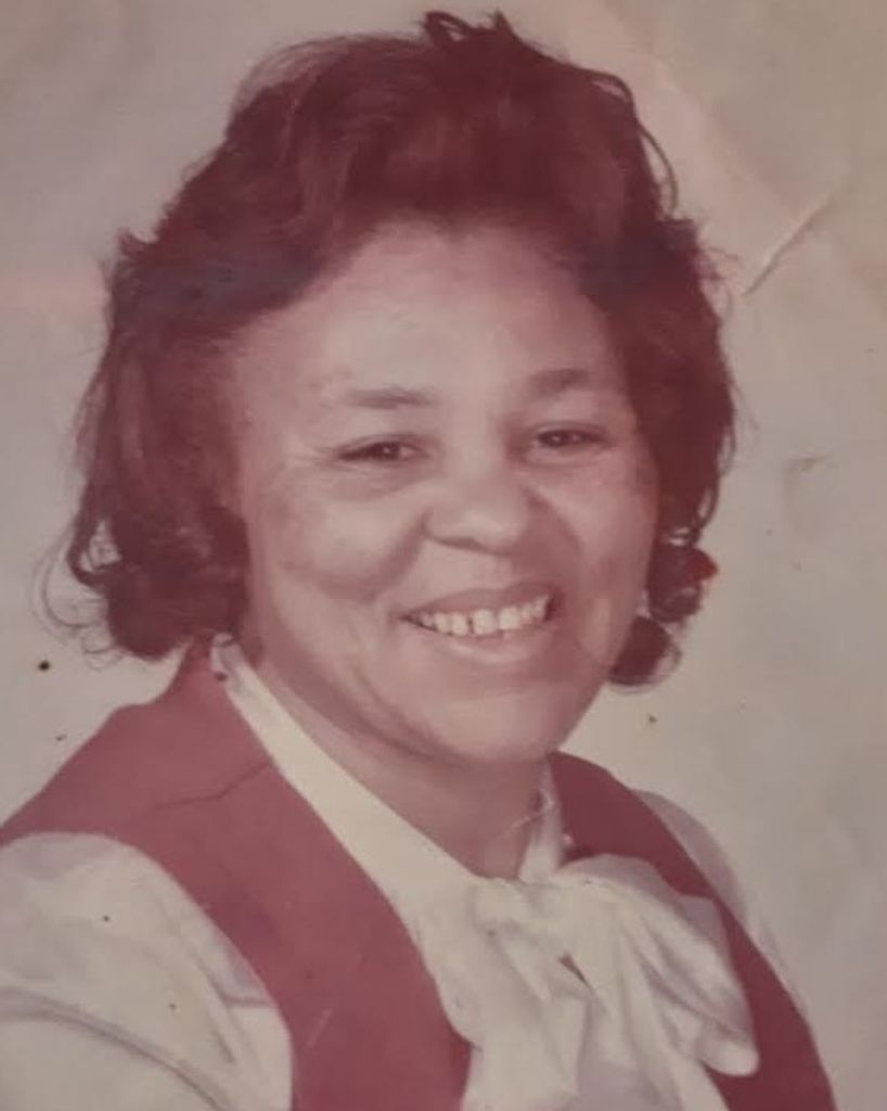 Lola Anna Spells Profile Photo