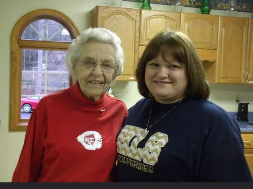 Evelyn "Miss Heide" Mae Heidebrecht photo gallery thumbnail 18 of 78