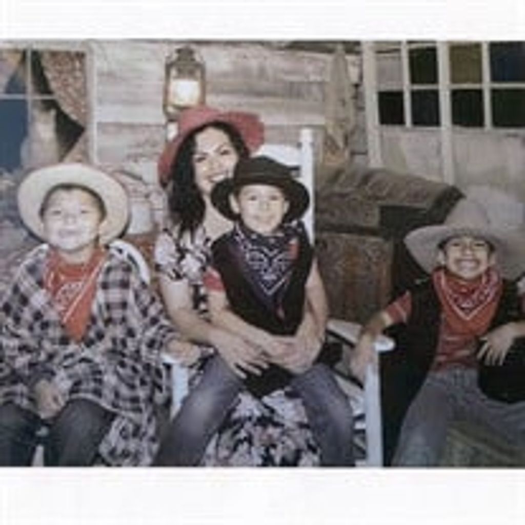 Maria Menjivar Saldana Family