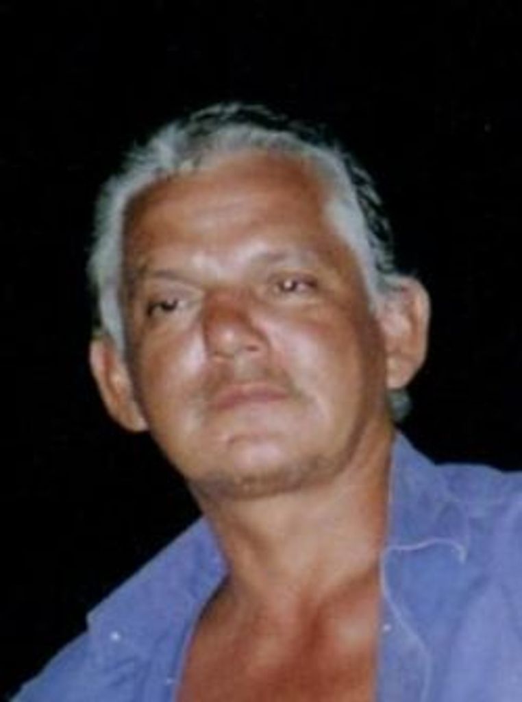Elias Flores