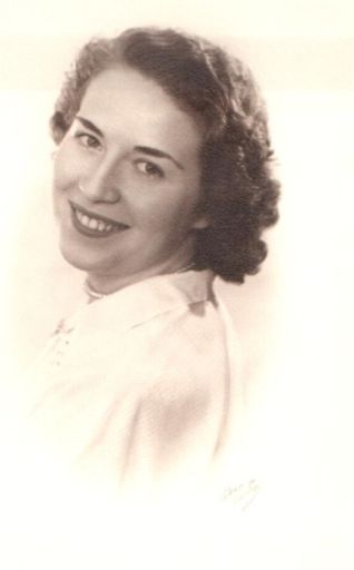 Maria Do Carma-Caeiro Guerra-Loucao Profile Photo