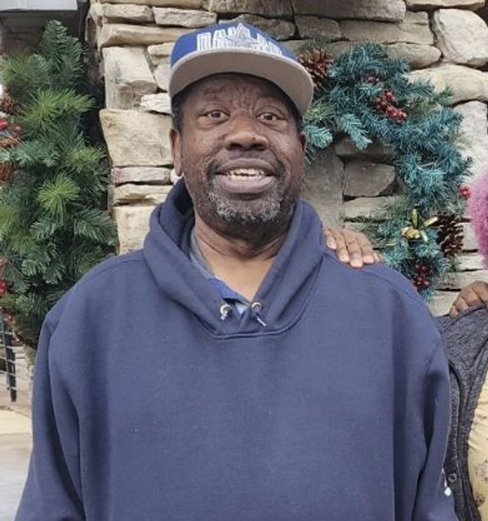 Robert Lewis Holmes Profile Photo