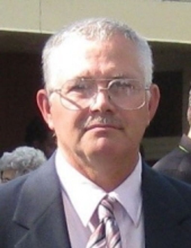 Richard E. Siemers 