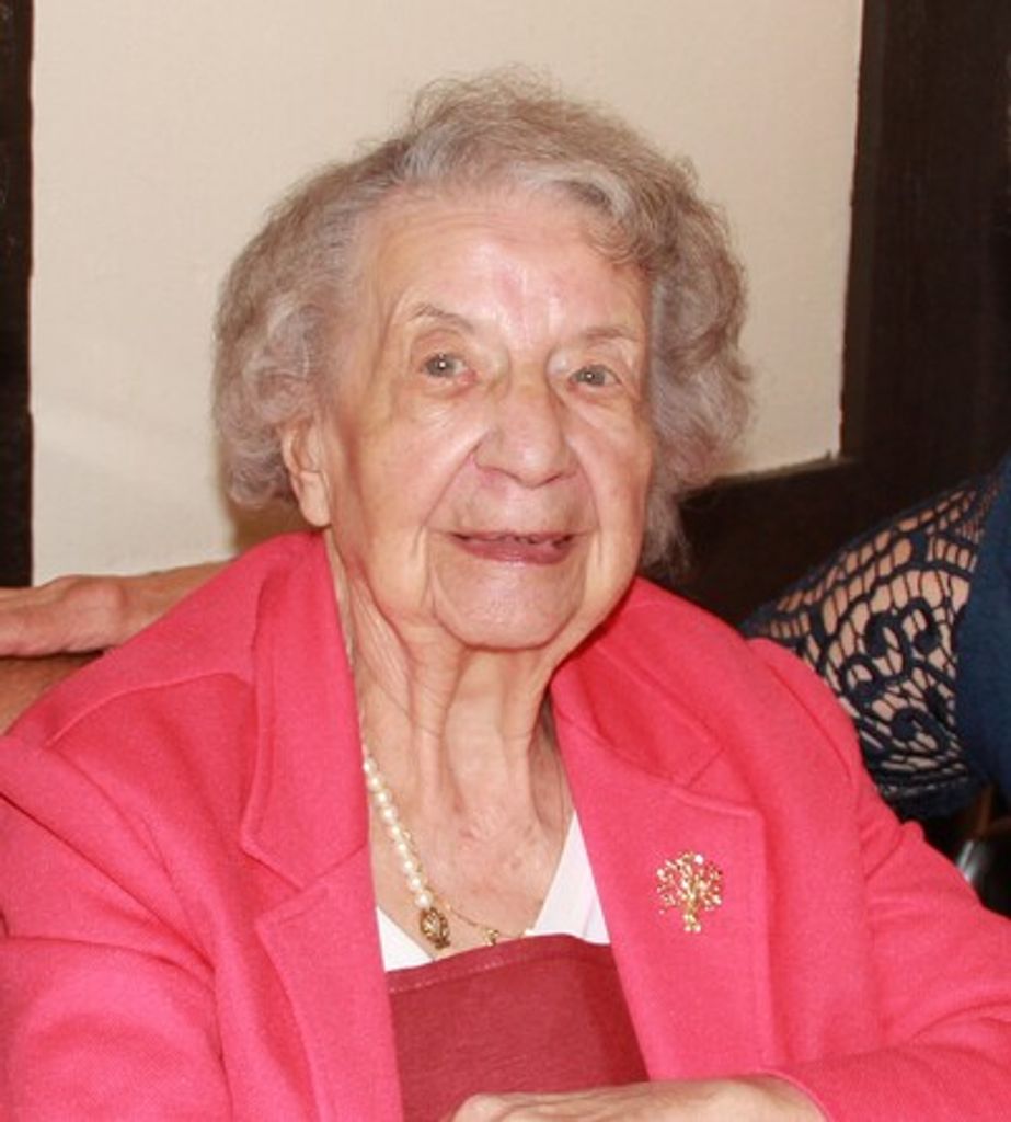 Pauline Takacs Profile Photo
