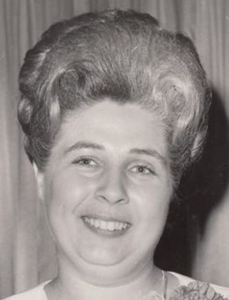 Nina Moore