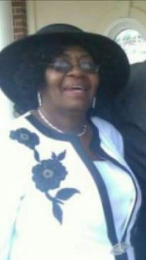 Ms Annie Simmons