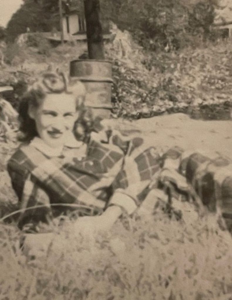 Laura Helen (Tuck)  Graham