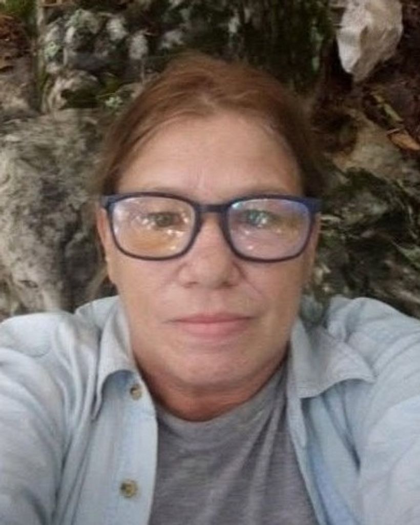 Sarah Ellen Harris