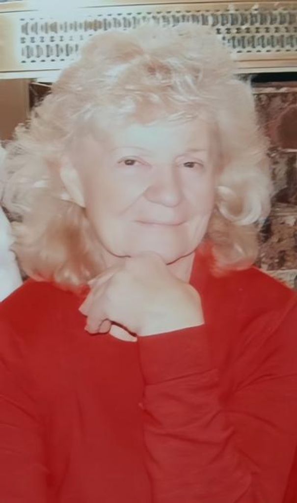 Luciana “Lucy” Dixon Profile Photo