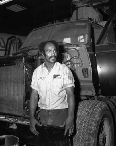 Gene Earl Williams photo gallery thumbnail 1 of 11