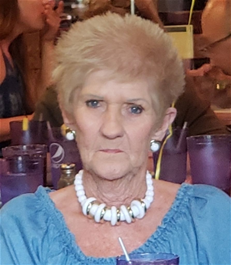 Eloise Roberts (Carver)