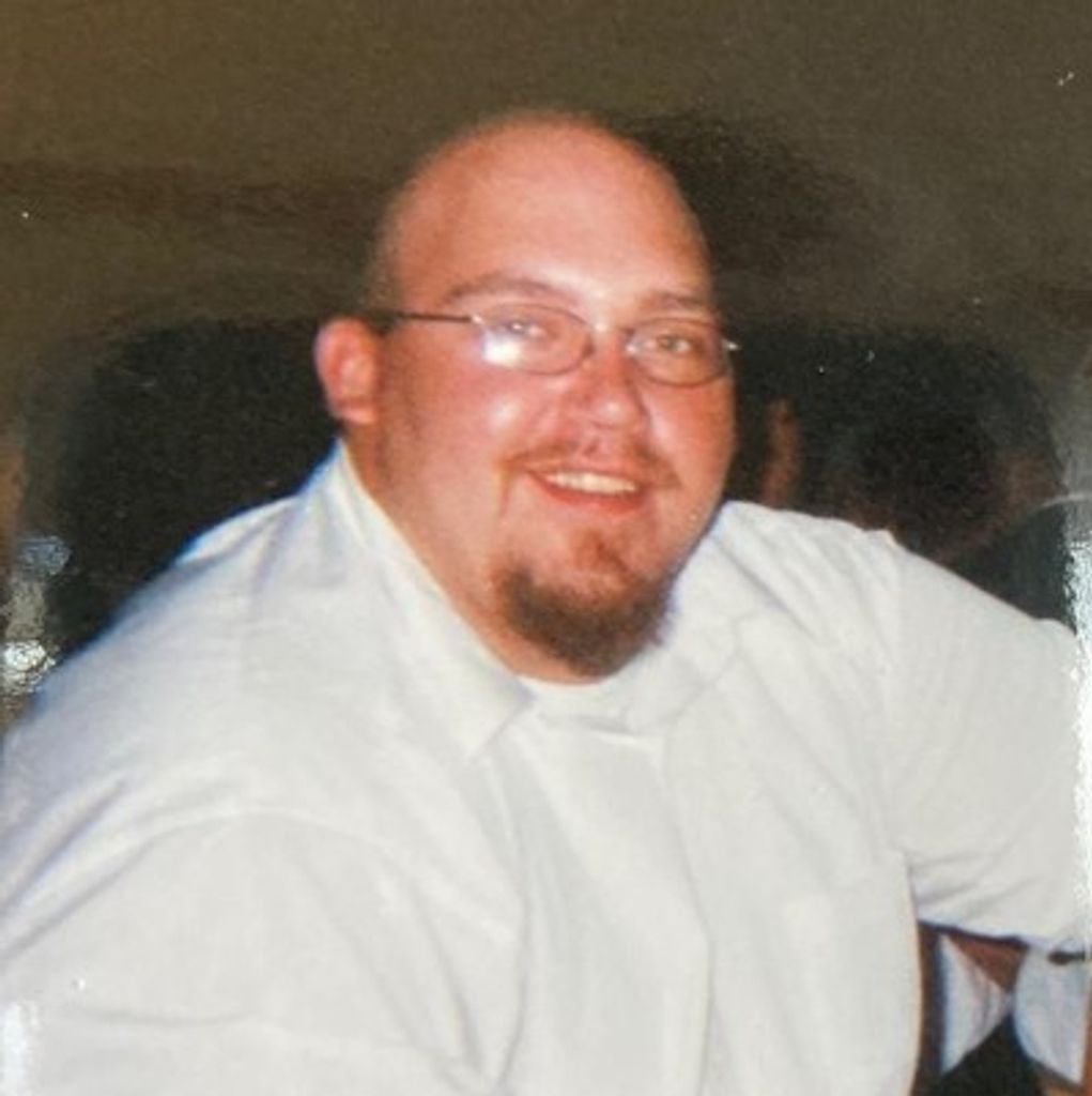 Lucas Carrington Profile Photo