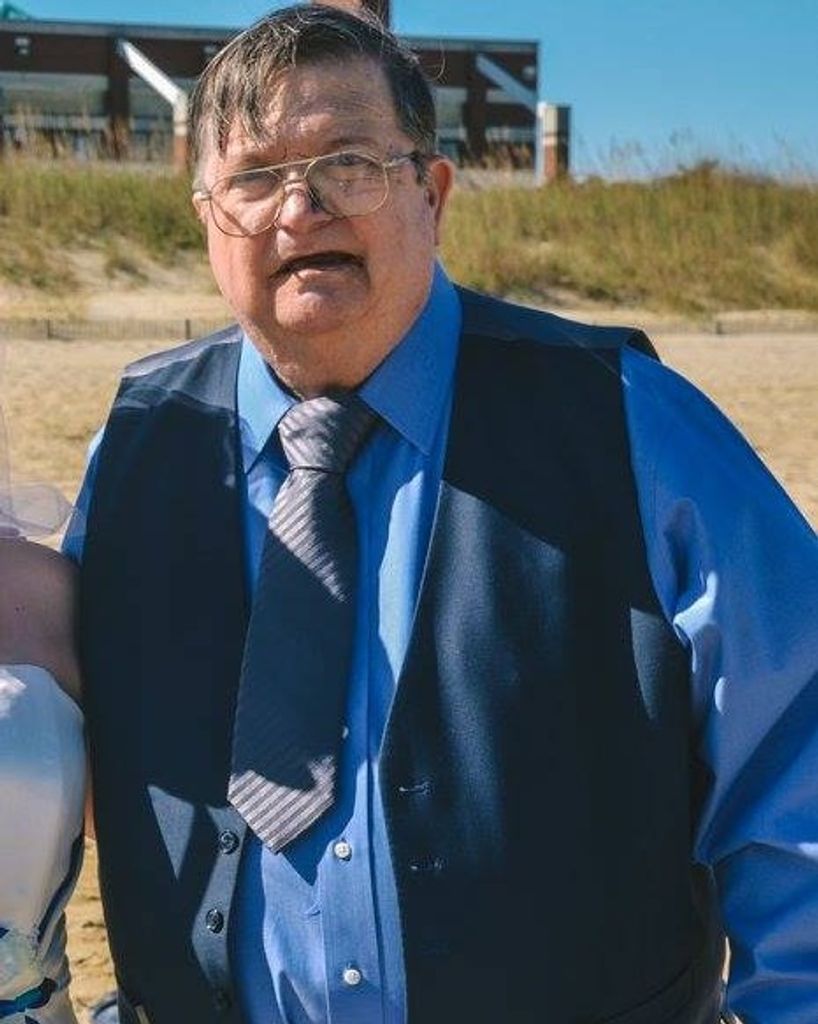 Paul Tee Cooper Profile Photo