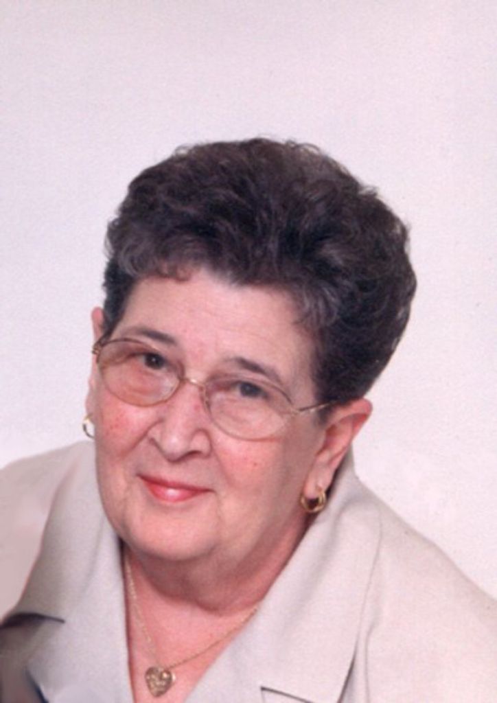 Shirley Jo Llewellyn Profile Photo