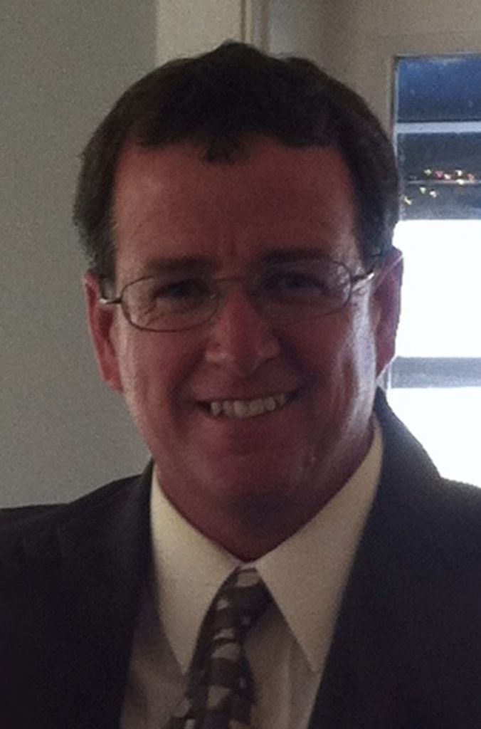 Robert "Bob" Ew Hobbs