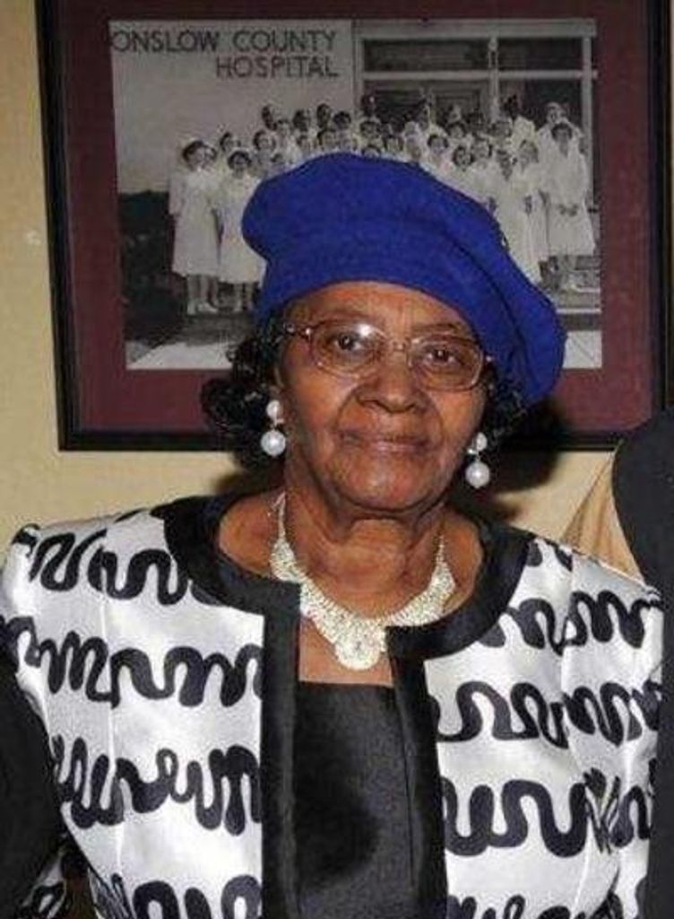 Naomie Holmes Watkins Profile Photo