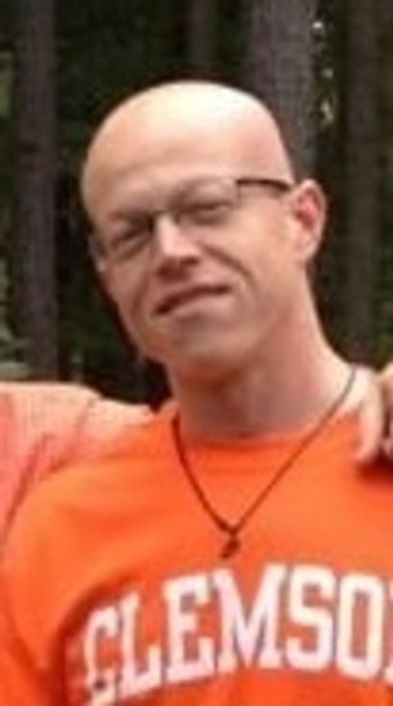 Daniel Benton Profile Photo