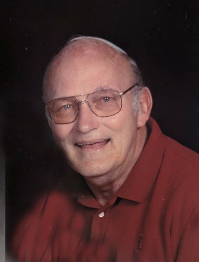 Bernard Lee Moore photo gallery thumbnail 1 of 293