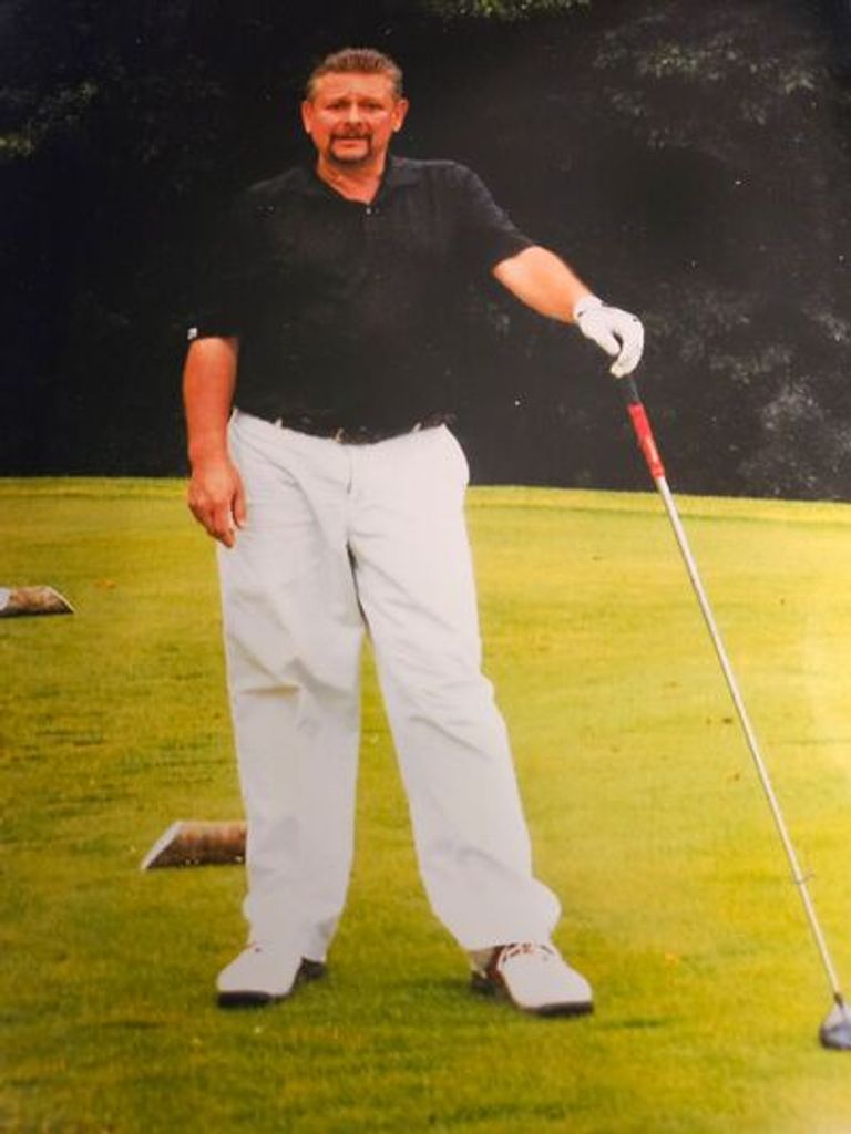 Michael J Ziwei Profile Photo