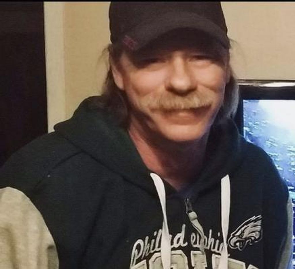 Steven Ray Holcomb Profile Photo