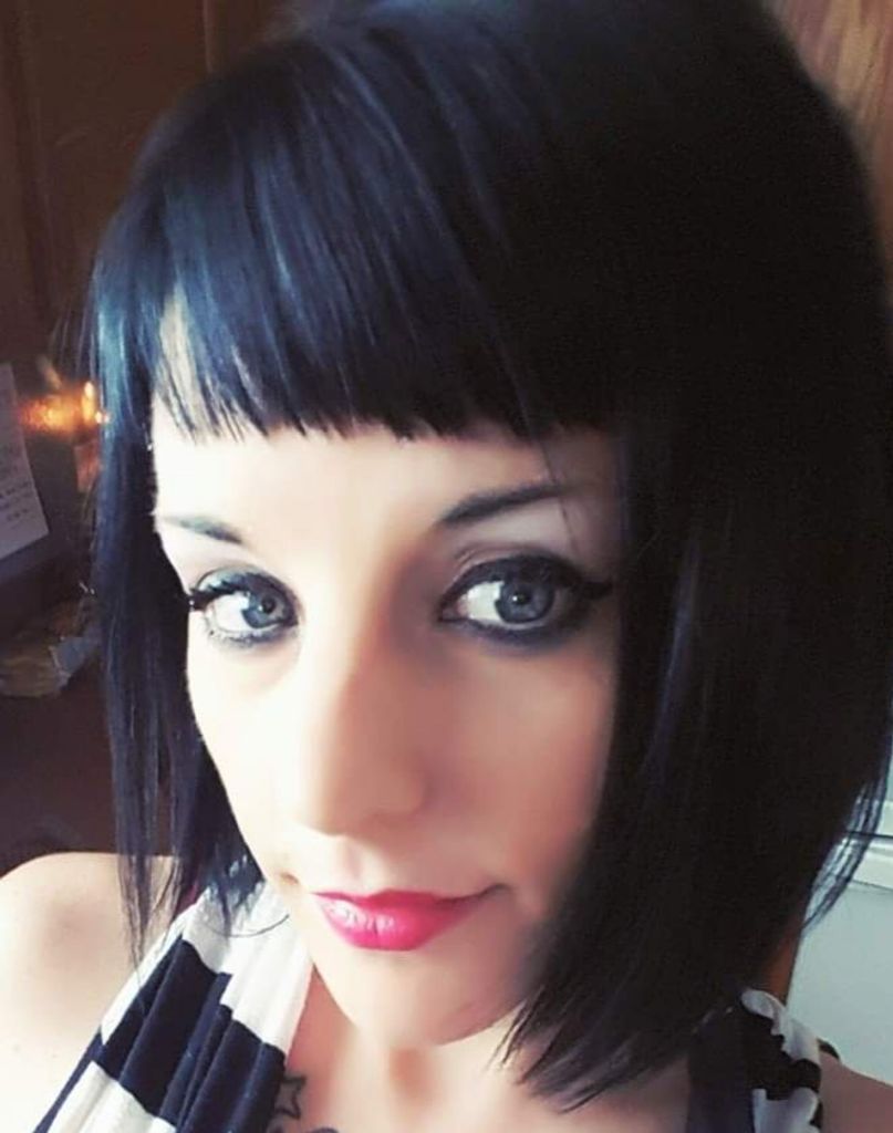 Holly Kindyl Smith Dunfee Profile Photo