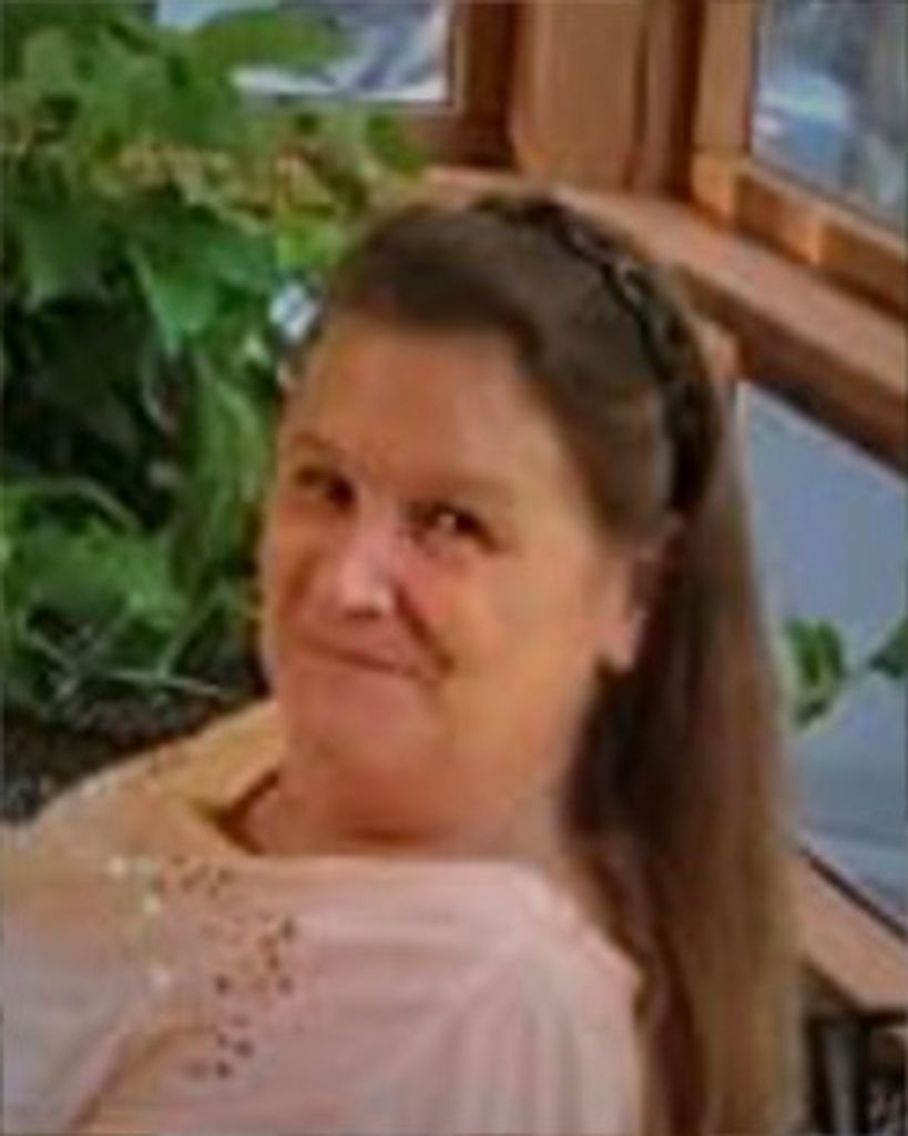 Sandra Holland Profile Photo