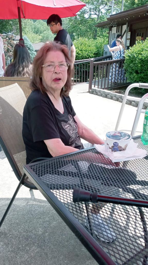 Carolyn Smith Profile Photo