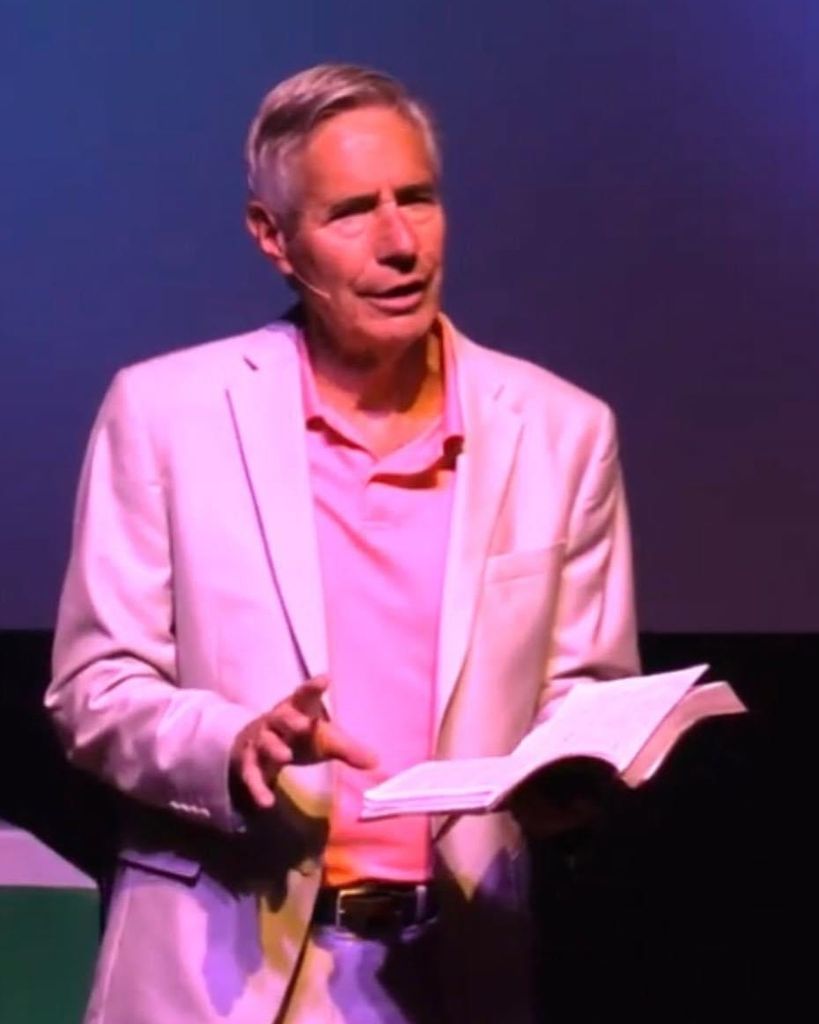Pastor Daniel Sattelmeier