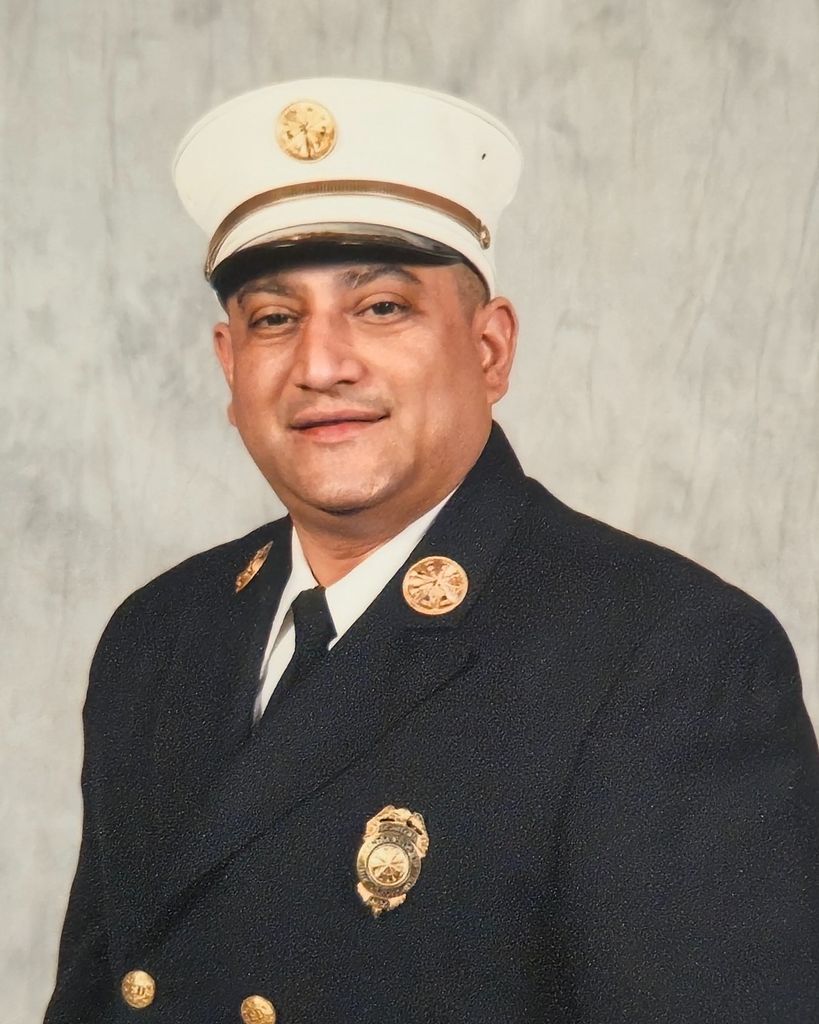 Larry Dusan Parada