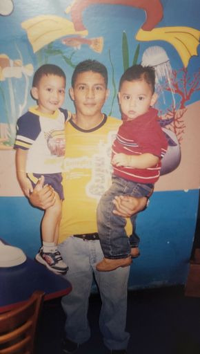 Moises Exequiel Velasquez Osorio photo gallery thumbnail 28 of 237
