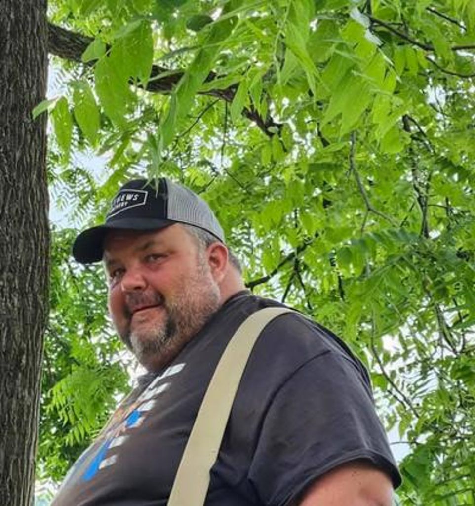 Travis Ross White Profile Photo