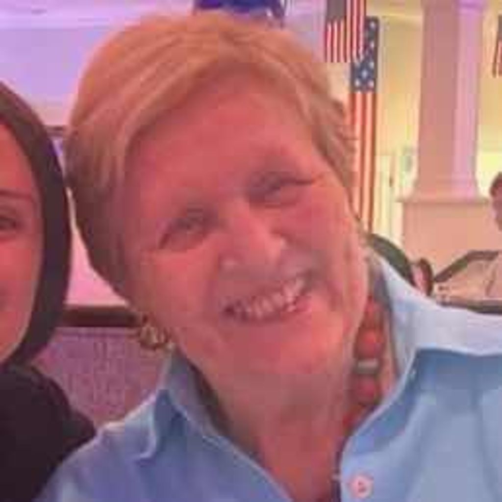 Mariana Musta Nowinski Profile Photo