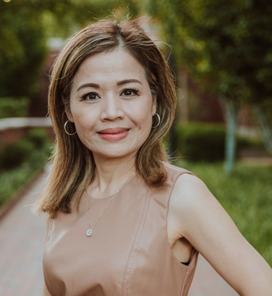 Phetsamone Senesombath Profile Photo