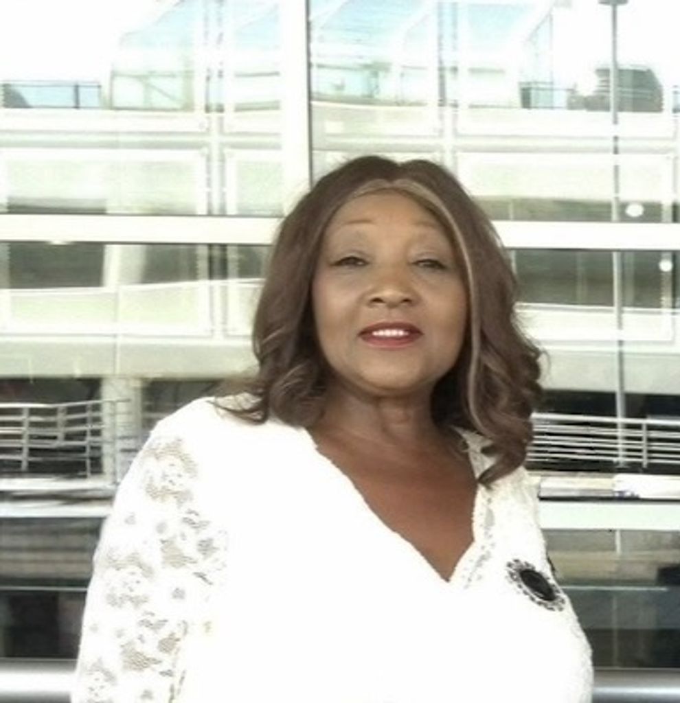 Ms. Mamie Holt Profile Photo