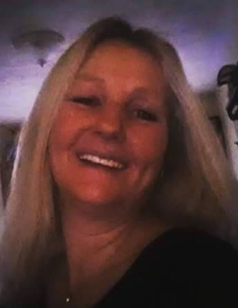 Donette  Elaine Everhart