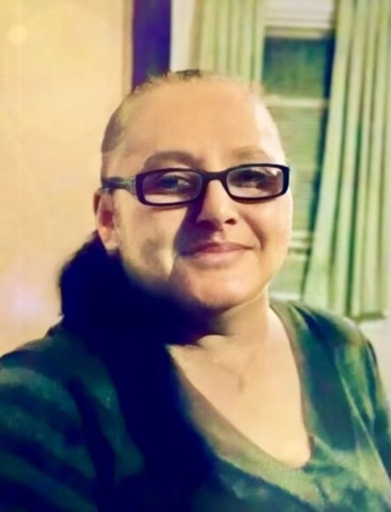 Claire Medeiros Profile Photo