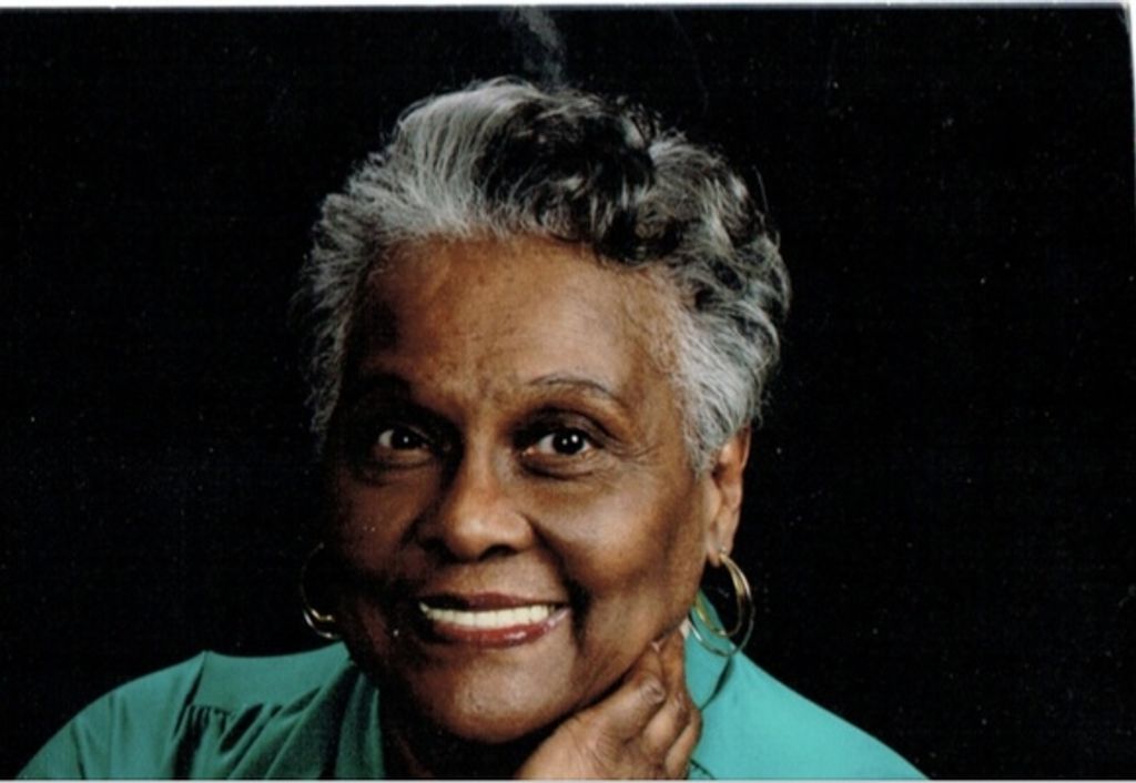 Violet Sias- Bowden Profile Photo