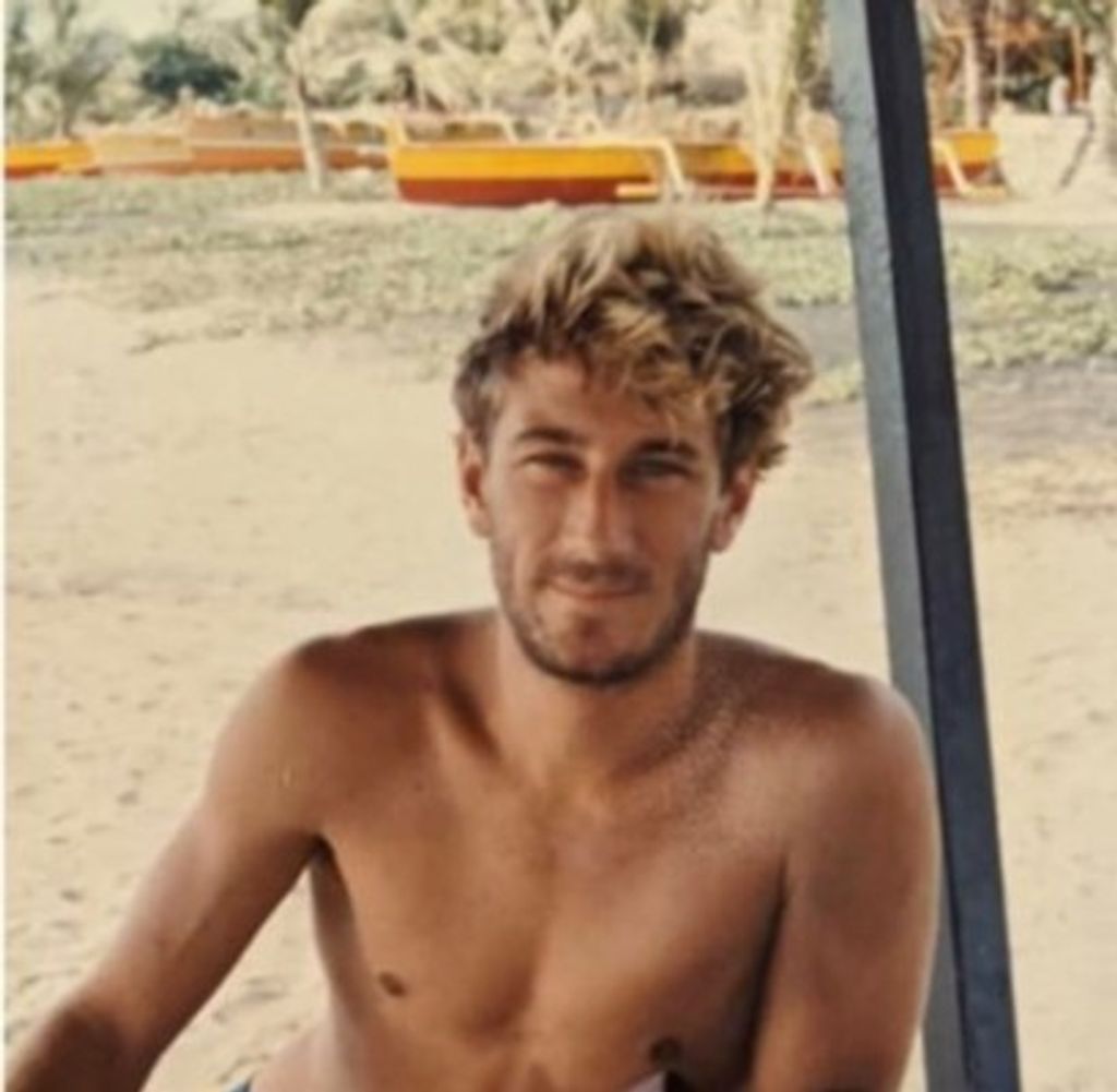 Charlie Gonzalez, Iv