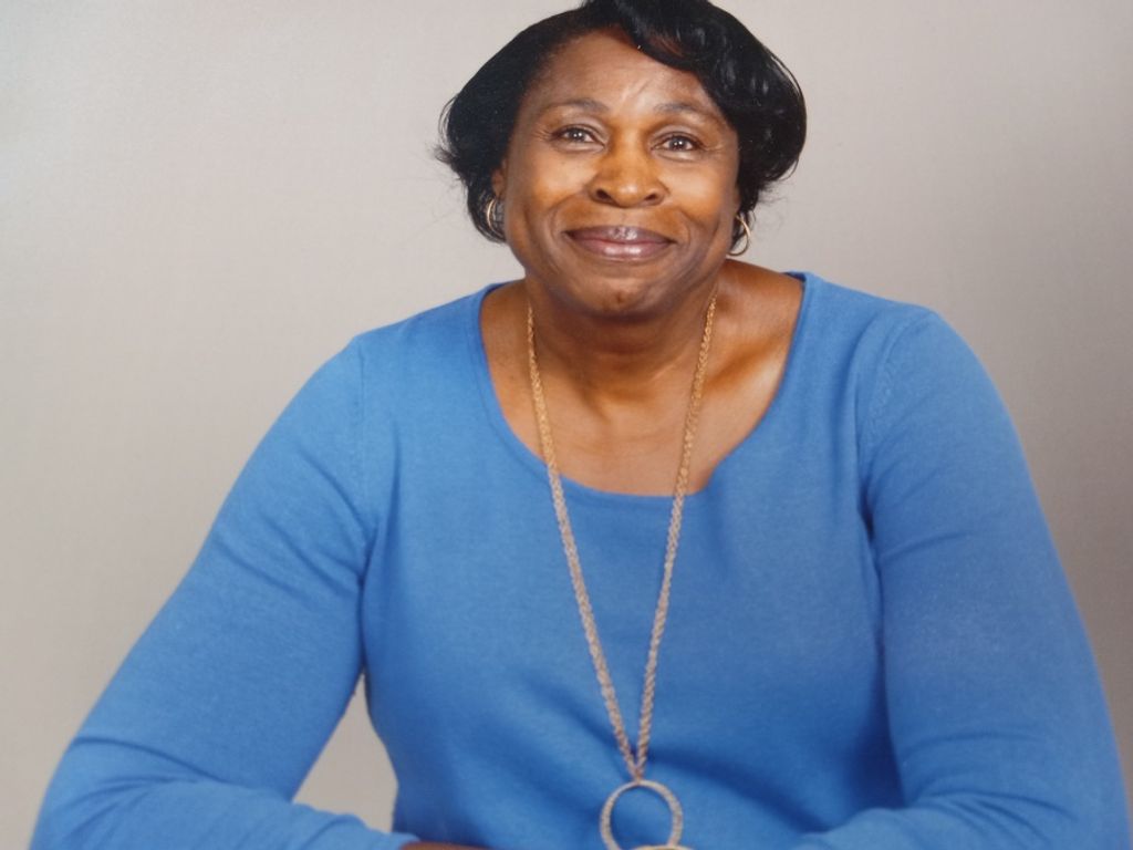 LINDA LEWIS